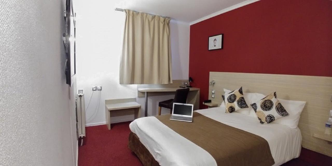 Hotel Altina Pacy-sur-Eure Zewnętrze zdjęcie