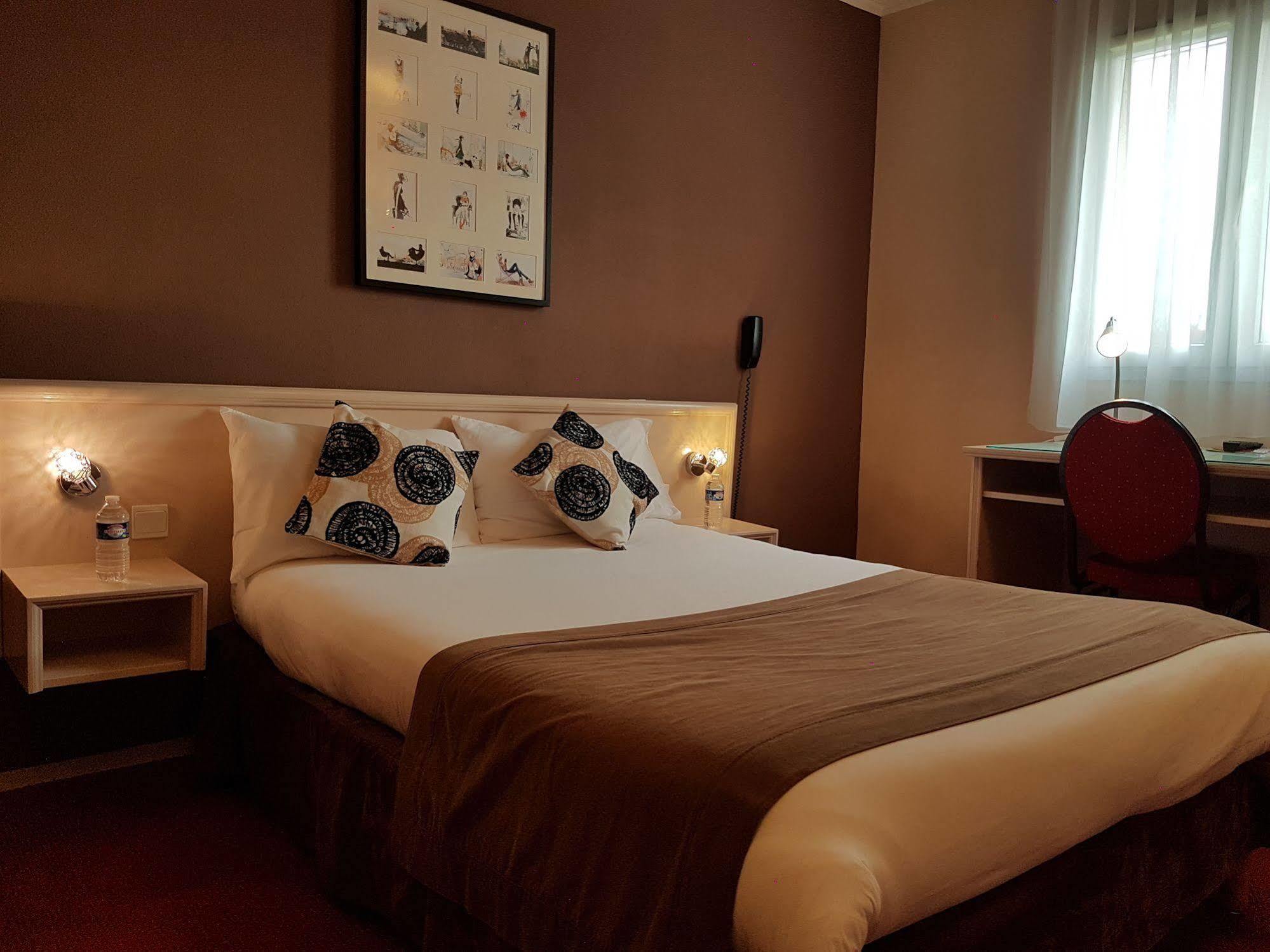 Hotel Altina Pacy-sur-Eure Zewnętrze zdjęcie