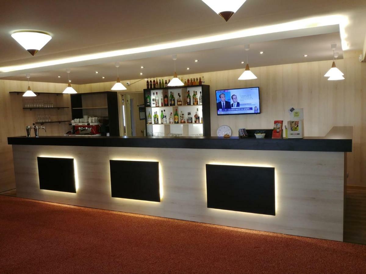 Hotel Altina Pacy-sur-Eure Zewnętrze zdjęcie